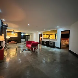 ** Hotel Cj House Station 18 Malaysia